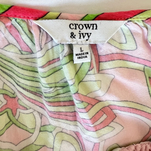 Crown & Ivy Pink and Green Relaxed Blouse with Graphic Print - Picture 3 of 6